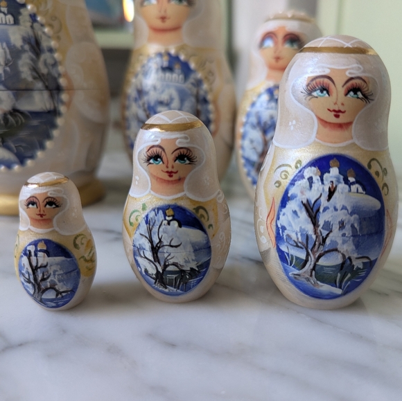 Hand-Painted Russian Winter Princess Nesting Dolls - gold accents 6 pc - Picture 4 of 15